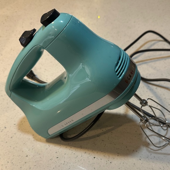 NWOT KitchenAid Power 5-Speed Hand Mixer in aqua - Picture 8 of 10